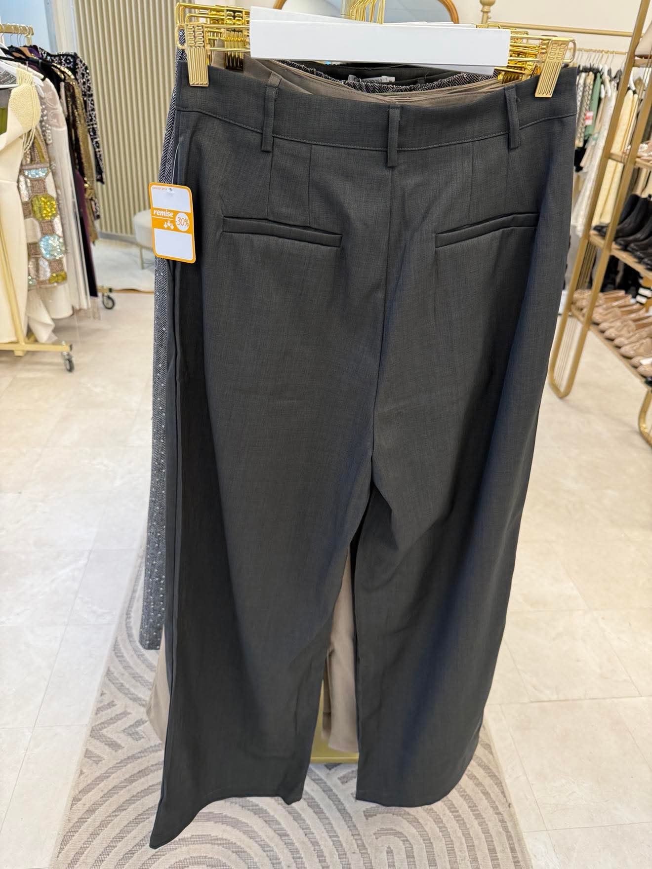 Pantalon gris foncé